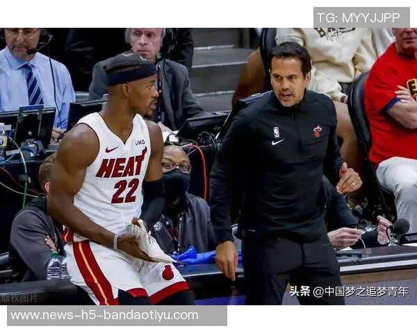 巴特勒表现出色9投7中砍下21分罚球7罚6中展现高效得分能力