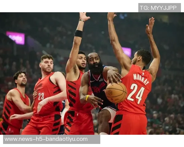 快船豪取三连胜冲击附加赛距离第十名开拓者仅差两场胜利